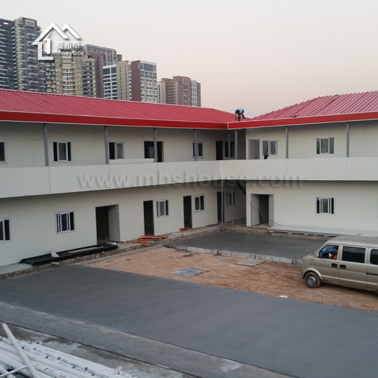 निर्माण स्थल पर चीन फैक्टरी मॉड्यूलर प्रीफैब्रिकेटेड टी स्टाइल हाउस